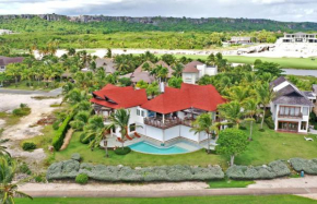 Ocean and golf view 5-bedroom villa with unique tropical style